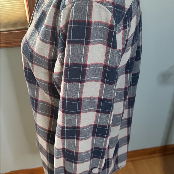 Cabela's Women’s Blue Red Button Up Size Medium Flannel Shirt EUC - Picture 3 of 16